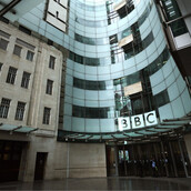Το BBC απαντά σε καταγγελία για τον ισχυρισμό του ότι το βιολογικό φύλο «δεν μπορεί να αλλάξει»