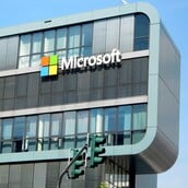 Η Microsoft απολύει 6.000 εργαζόμενους ενώ επενδύει 80 δισ. στο AI