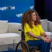 Κατερίνα Βρανά στο Upfront 2025: «Από τότε που αναπήρευσα ξέρετε πόσες φορές μου έχουν πει ότι είμαι λεβέντης;»