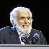 Ντικ Βαν Ντάικ για την «κατάρα» του να ζεις σχεδόν 100 χρόνια: Έχω χάσει πολλούς φίλους