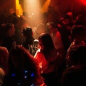 Το καλοκαίρι ξεκινά με ένα pop-up party εκεί που δεν το περιμένεις 
