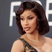 Cardi B: Σε σχέση με παίκτη του NFL μετά το διαζύγιο από τον Offset