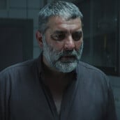 First Look: Η «ΣΠΑΣΜΕΝΗ ΦΛΕΒΑ» του Γιάννη Οικονομίδη έχει ημερομηνία κυκλοφορίας – Δείτε τα πρώτα stills