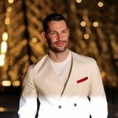 Jacquemus: «Καλησπέρα» στα ελληνικά από τον κορυφαίο σχεδιαστή