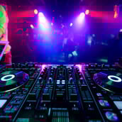Bolivar: Δύο μαγικές νύχτες 19 και 21 Ιουνίου, ένα dancefloor. 