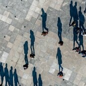 Τοπόσημα Διασύνδεσης: Έκθεση Φωτογραφίας από τη LAMDA Development στο Πρώην Δημόσιο Καπνεργοστάσιο