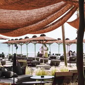 The C – Beach Restaurant: Σου δίνει έναν καλό λόγο για να μείνεις καλοκαίρι στην Αθήνα