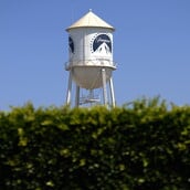 Για $16 εκατ. η Paramount συμβιβάστηκε με τον Τραμπ σχετικά με τη συνέντευξη της Κάμαλα Χάρις στο «60 Minutes»