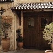 ΑΝΑΜΑ: Ποιος είπε ότι ένα εστιατόριο στη Θεσσαλονίκη δεν μπορεί να έχει ξεχωριστό storytelling;