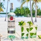Σαν τη Χαλκιδική με Bacardi δεν έχει