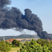 Φωτιά σε εργοστάσιο ανακύκλωσης στην Αλεξανδρούπολη - Μήνυμα του 112 «κλείστε πόρτες και παράθυρα»