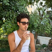 Ο Fin θέλει να δοκιμάσει όλους τους freddo cappuccino που κυκλοφορούν εκεί έξω