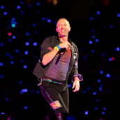 Coldplay: Η αναφορά του Κρις Μάρτιν στο viral βίντεο με το παράνομο ζευγάρι - «Θα δείξουμε κάποιους από εσάς στις κάμερες»