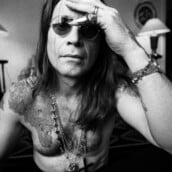 Ozzy Osbourne (1948-2025): Ο Πρίγκιπας του Σκότους αποχωρεί, η αντήχηση παραμένει