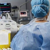 Χανιά: Πτώση παιδιού ενός έτους από μπαλκόνι, νοσηλεύεται διασωληνωμένο στη ΜΕΘ