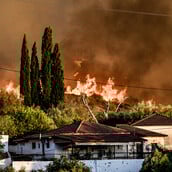 Φωτιά στην Αρχαία Ολυμπία: Μάχη με τις φλόγες σε πέντε μέτωπα