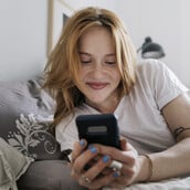 «Tinder Leave»: Η άδεια για ραντεβού είναι η νέα μόδα στις εργασιακές παροχές στην Ασία