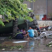 Βιετνάμ: Τουλάχιστον 3 νεκροί μετά το πέρασμα του τυφώνα Κατζίκι