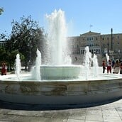 Επαναλειτουργεί το σιντριβάνι στην πλατεία Συντάγματος