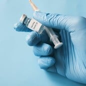Ο FDA εγκρίνει επικαιροποιημένα εμβόλια για τον Covid-19
