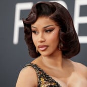 Cardi B: Την μήνυσε γυναίκα για επίθεση και βιαιοπραγία