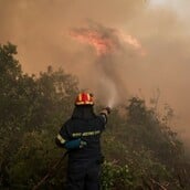 Φωτιά τώρα στα Γρεβενά: Μήνυμα του 112 