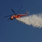 Φωτιά τώρα στη Χαλκιδική - Επιχειρούν εναέρια μέσα