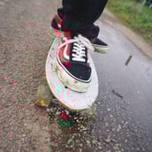 Πλανήτης sneakers: Οι τάσεις που «παίζουν» δυνατά φέτος 