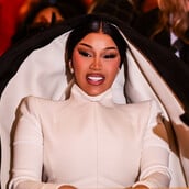 Η Cardi B αποκάλυψε ότι περιμένει το τέταρτο παιδί της