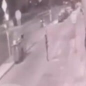 Τροχαίο στη Βουλιαγμένης: Η στιγμή του δυστυχήματος με μια νεκρή και τρεις τραυματίες