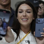 Πόσες ώρες εργασίας απαιτούνται για να αγοράσει κάποιος το iPhone 17;