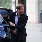 Ο πρίγκιπας Χάρι συνάντησε κι άλλο βασιλικό μέλος, εκτός από τον βασιλιά Κάρολο