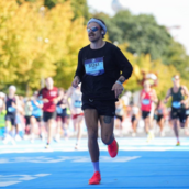 Ο Χάρι Στάιλς τερμάτισε τον Μαραθώνιο του Βερολίνου σε λιγότερο από τρεις ώρες