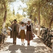 Weekend in Tweed: Ο αγαπημένος θεσμός επιστρέφει στις Σπέτσες στις 10-12 Οκτωβρίου με συλλεκτικά ποδήλατα και vintage κομψότητα