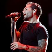 Χρήστος Μάστορας: Ερμηνεύει την «Αστερομάτα» με τη βοήθεια της 