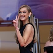 Η Μπέλα Χαντίντ πήρε εξιτήριο - Η πρώτη βόλτα στο Παρίσι μετά τη νοσηλεία της