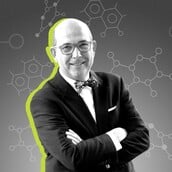 Joe Coughlin: «Η τρίτη ηλικία δεν είναι κρουαζιέρες ή πατερίτσες»