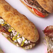 Ψυχιατρείο: Η «τρέλα» πάει στο street food spot της Ηλιούπολης