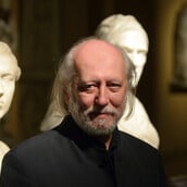 «Η Αποκάλυψη είναι μια συνεχής ετυμηγορία»: Η πολιτική ισχύ της άχρονης τέχνης του Κρασναχορκάι