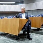 Γκερτ Βίλντερς: Ο Ολλανδός πολιτικός που κυβερνά μόνος του ένα κόμμα χωρίς μέλη