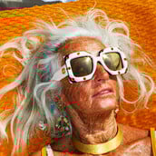 Άμα έχει κι η γειτόνισσα Hermès, μη σώσω και τα ξαναγοράσω