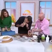 Κωνσταντίνος Αργυρός: Έφαγε σουβλάκι με καγκουρό σε εκπομπή στην Αυστραλία