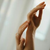 Ερυθηματώδης λύκος: Τι είναι, πώς εντοπίζεται και ποιους «απειλεί» περισσότερο