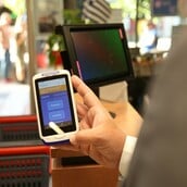 Ποιοι εργαζόμενοι «μπαίνουν» στην Ψηφιακή Κάρτα και τι σημαίνει για τους μισθούς τους