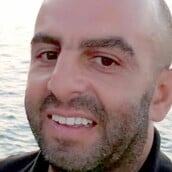 «Δεν δίστασε στιγμή»: Ο «ήρωας» εργαζόμενος που προσπάθησε να σταματήσει τον δράστη της επίθεσης στο τρένο