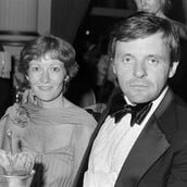 Ο Άντονι Χόπκινς παραδέχεται ότι απάτησε την Τζένιφερ Λίντον: «Ελπίζω να είχε και εκείνη εραστή»