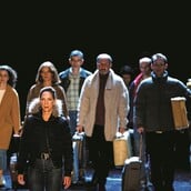 «Ο Βυσσινόκηπος» του Τσέχοφ με τη σκηνοθετική ματιά του Έκτορα Λυγίζου