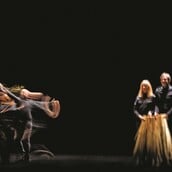 Το Εθνικό Θέατρο παρουσιάζει το Cow | Deer, σε συμπαραγωγή με το Royal Court του Λονδίνου