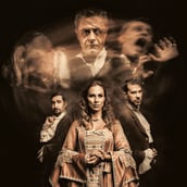 Ο «Άνθρωπος χωρίς όνομα» επιστρέφει στο Θέατρο Αποθήκη για δεύτερη χρονιά