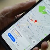 Το Google Maps γίνεται συνομιλητικό: Η τεχνητή νοημοσύνη μπαίνει στο αυτοκίνητο